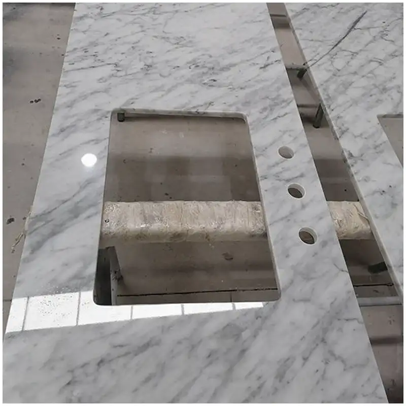 Plan de toilette en marbre Bianco Carrara