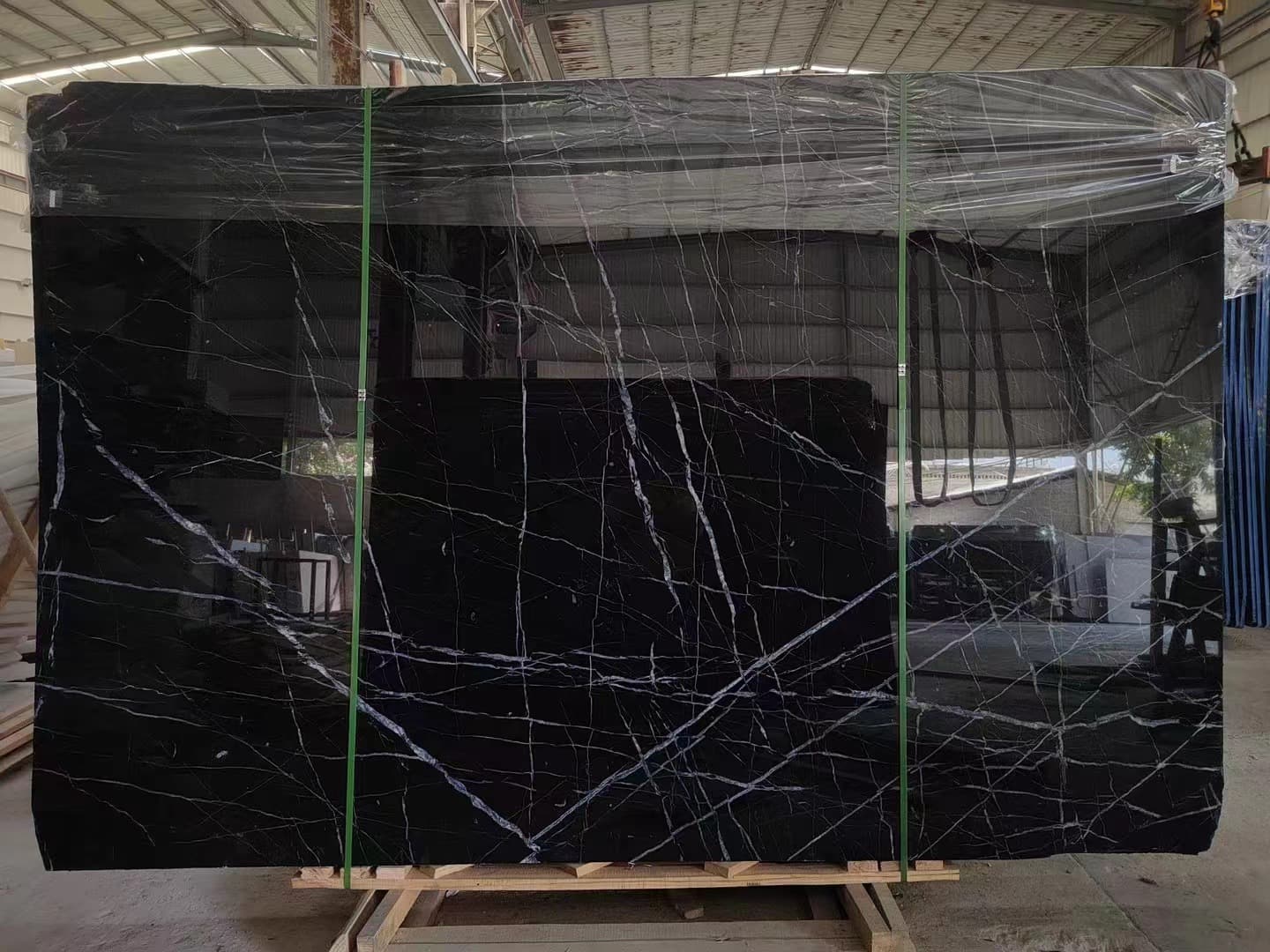 Dalle de marbre Nero Marquina