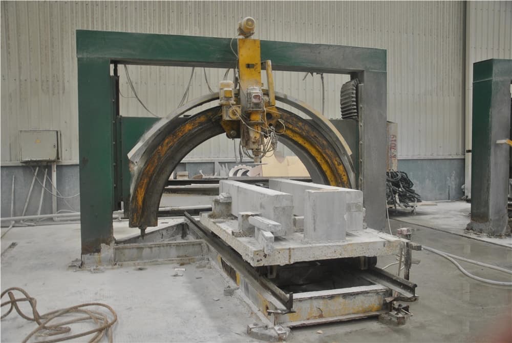 Stone factory cutting Stone factory cutting