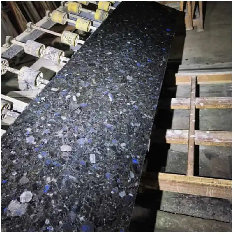 Plaques polies de granit Volga Blue Volga Blue Granite polished slabs for interior floor wall and feature panel projects